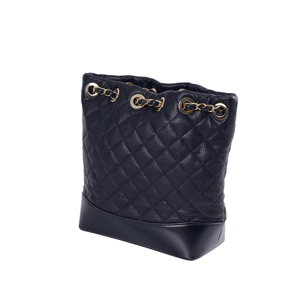 Classtic woman backpack black gold chain causal high quality leather bag 